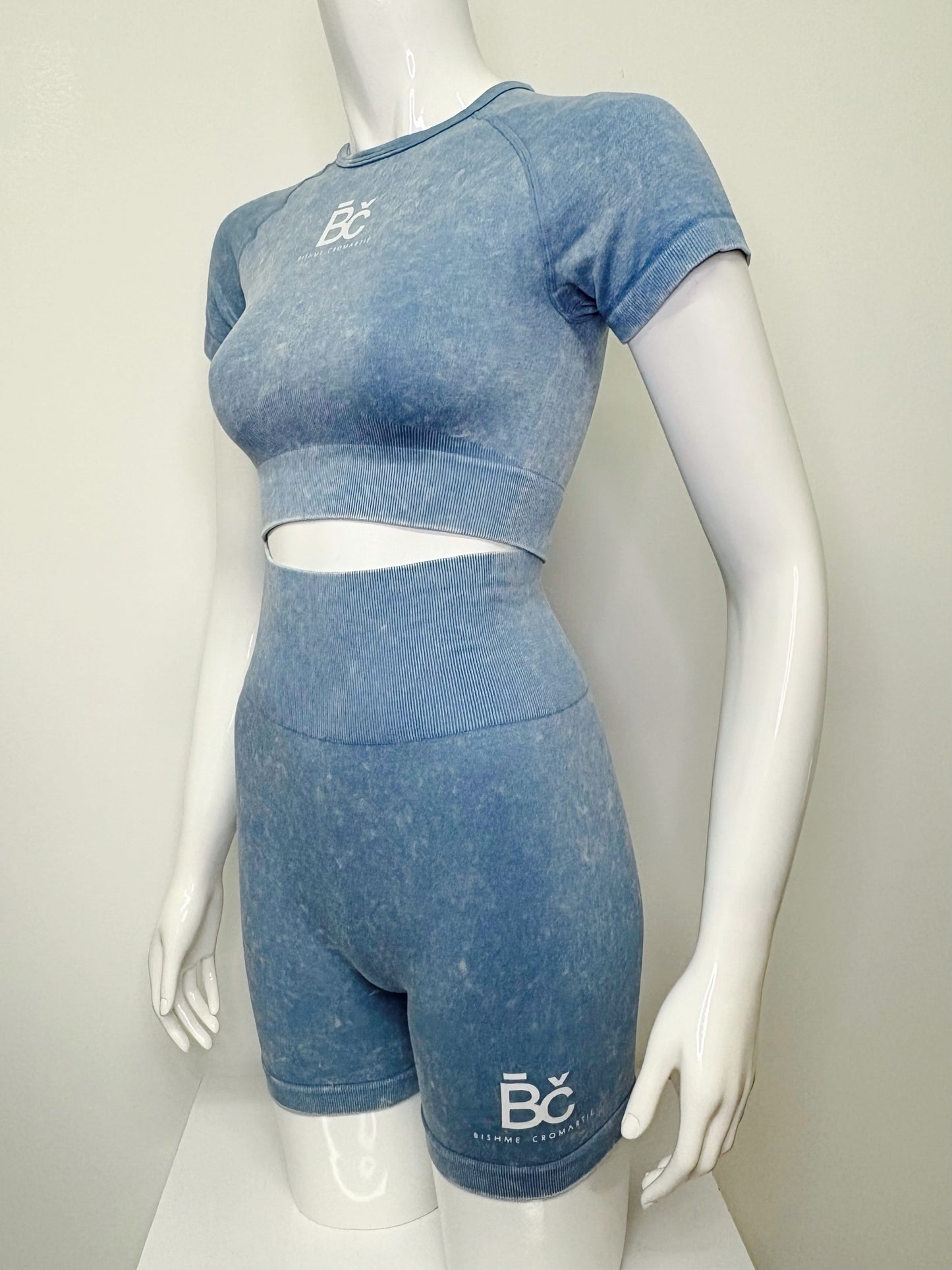 Sporty Bish set in Montebello Blue